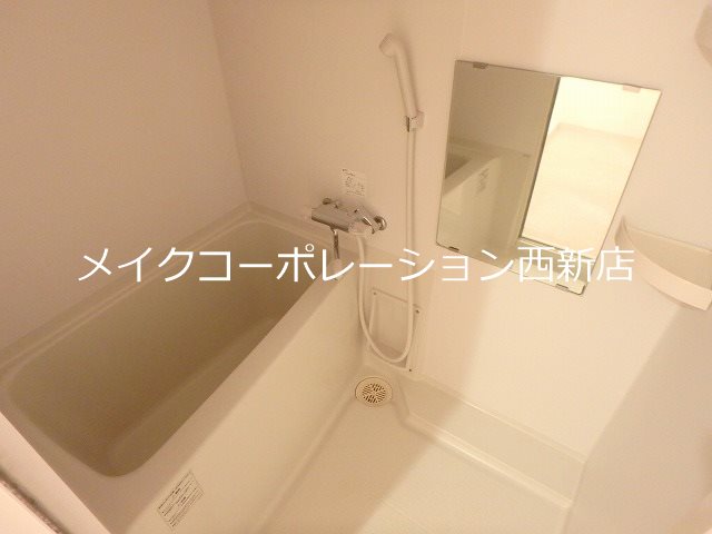 ローリエ西新南 風呂画像