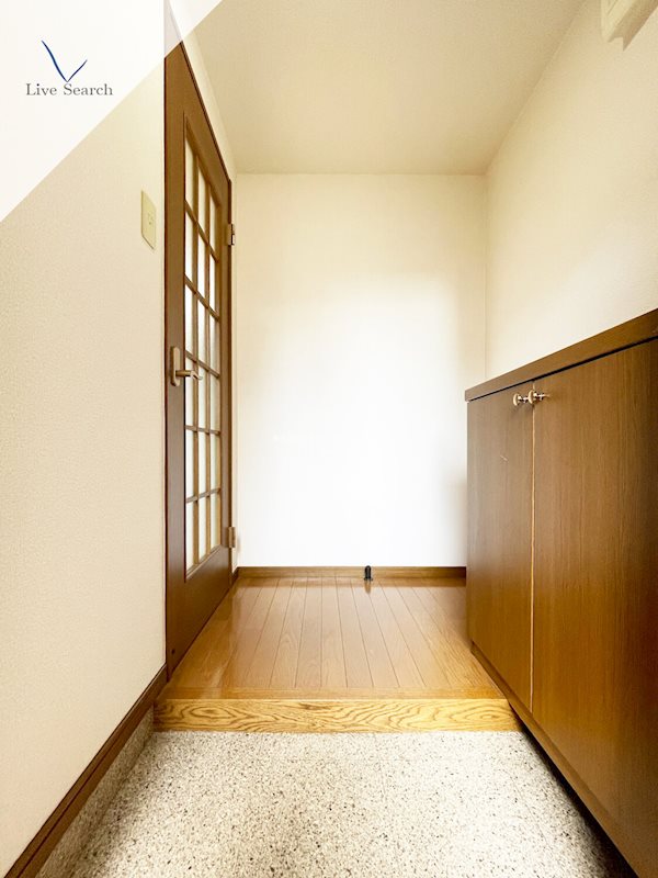 フリューゲル高砂  玄関