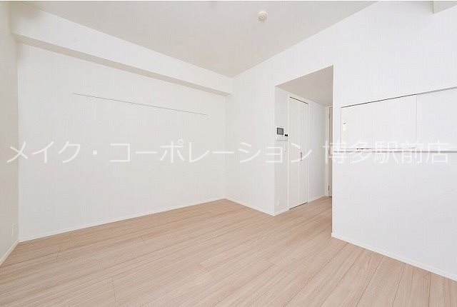 ※入居中の為別部屋写真使用現状優先 エンクレスト呉服町 リビング