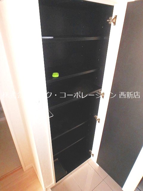 玄関 ネストピア西新Ⅱ~ネット無料 その他8
