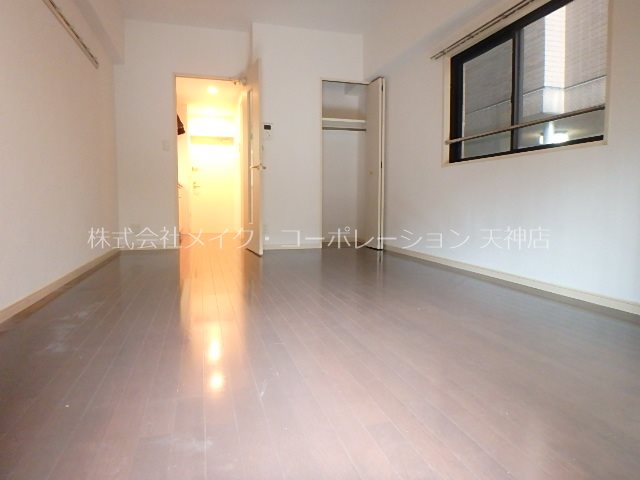 別の部屋の写真になります ローズモント・フレア天神南 リビング