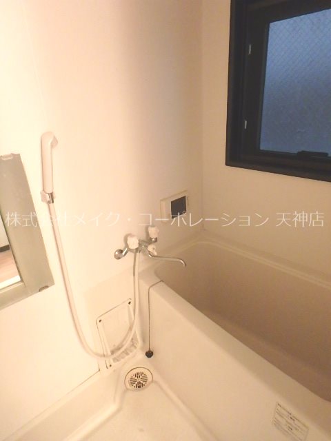 別の部屋の写真になります ローズモント・フレア天神南 風呂画像