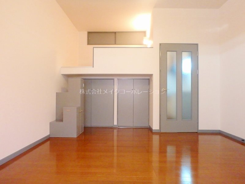 反転タイプ タウンハウス7番館 リビング