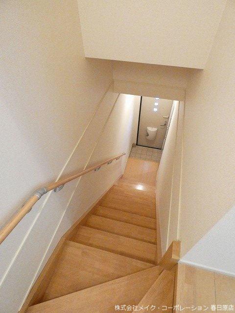 写真は同型タイプ パークコート空港西A 玄関