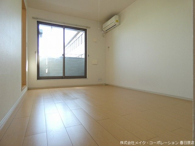 写真は同型タイプ パークコート空港西A リビング