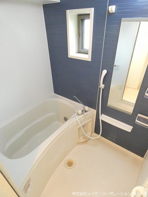 写真は同型タイプ パークコート空港西A 風呂画像