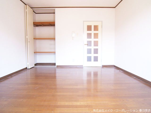 写真は同型タイプ ドミ・エスポワール博多南 リビング