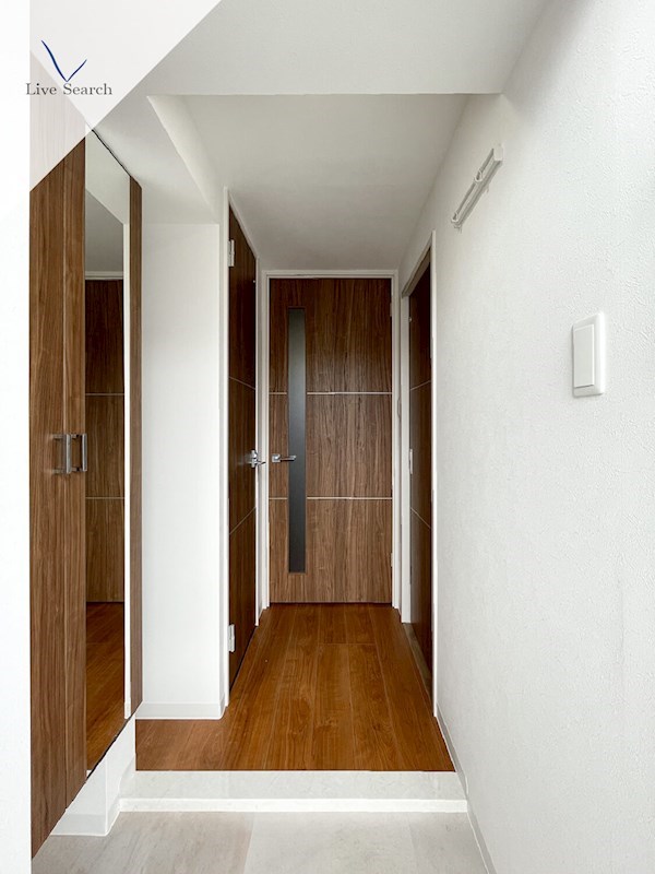 DIANA　GARDEN 玄関