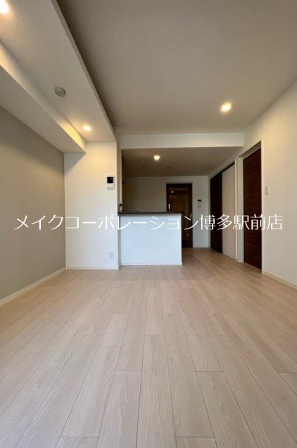 ※室内写真は同物件別間取り引用・現状優先です。 コムフォート薬院 リビング