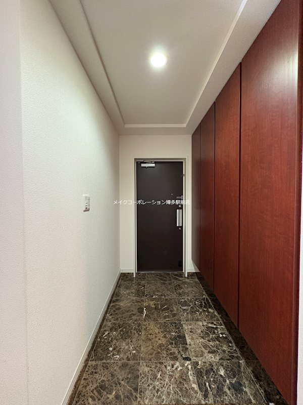 広々したシューズボックス付き! KDXレジデンス平尾浄水町 玄関