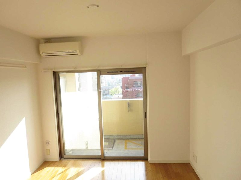 エンクレスト渡辺通南  リビング