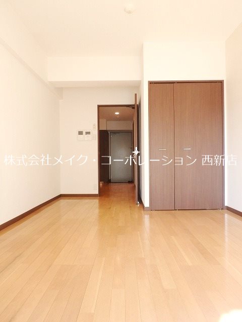 サムティタワーズ愛宕～ネット無料～ リビング