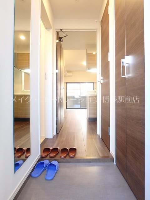 玄関 サンクス博多駅南 玄関