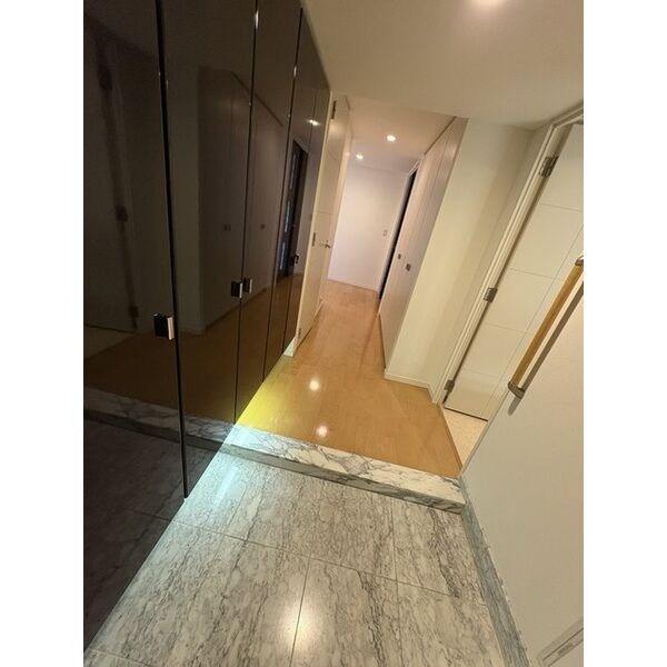 玄関 グランアルト天神タワー 玄関