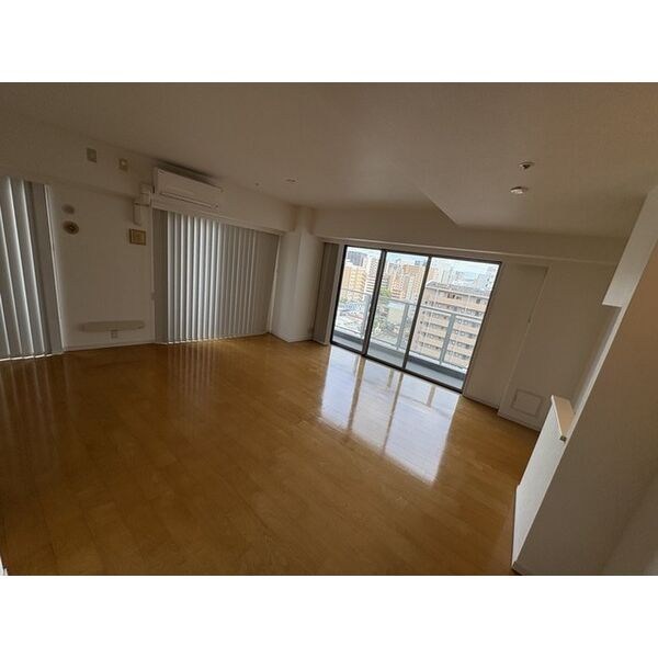 リビング グランアルト天神タワー リビング