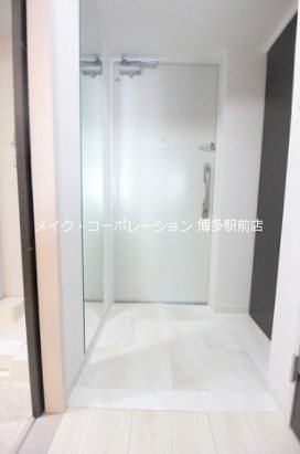 同物件、別間取りの写真となります。 ミルキーウェイ大橋 玄関