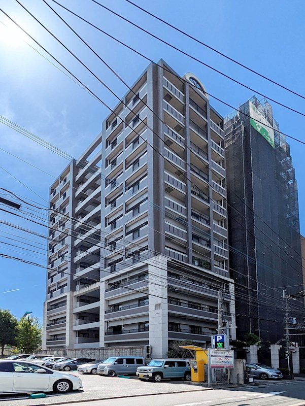 アンピール六本松 外観