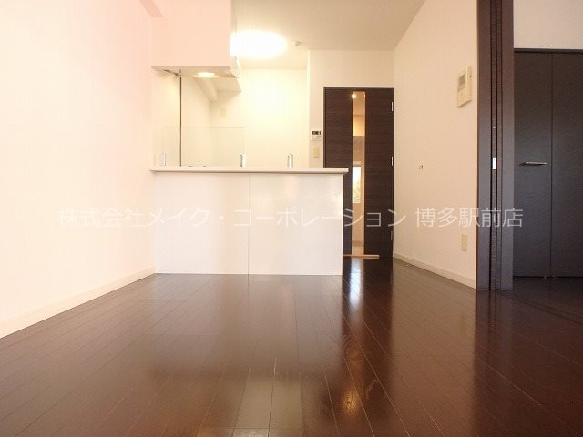 プライムアーバン博多  リビング