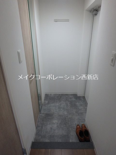 ヴィッラ アプリーレ西新南 玄関