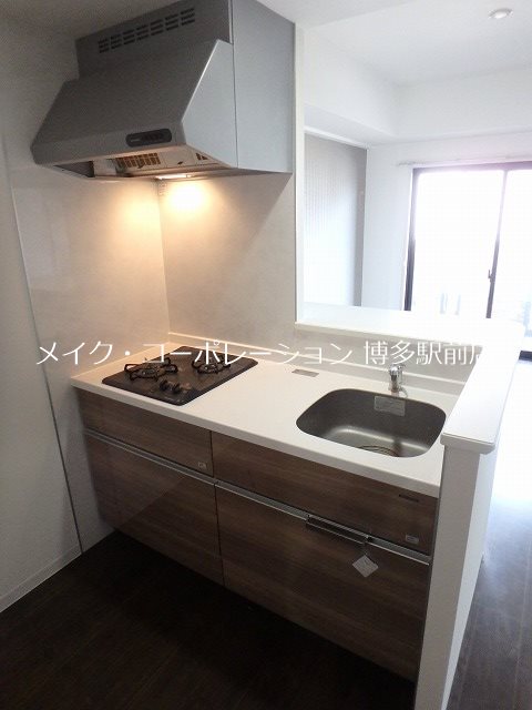 同物件、別部屋の写真です。 フロッソダリア博多駅前  キッチン