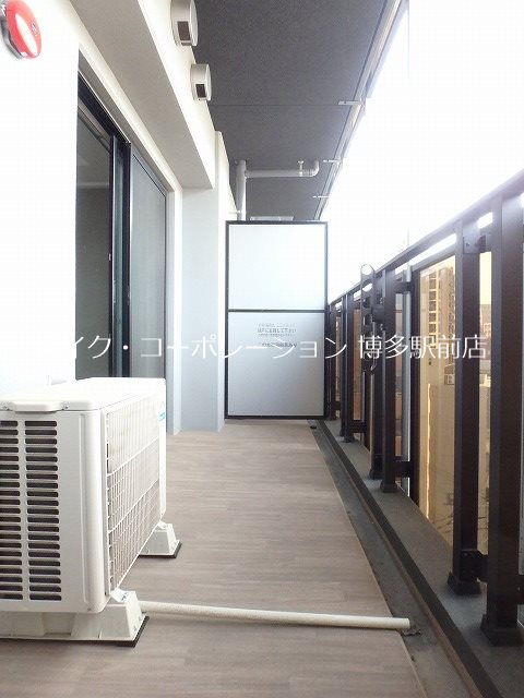 同物件、別部屋の写真です。 フロッソダリア博多駅前  ベランダ