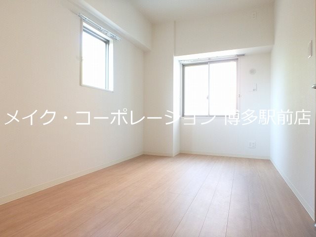 ベッドルーム レフィナード博多 ベッドルーム