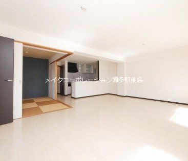 岡ビル リビング