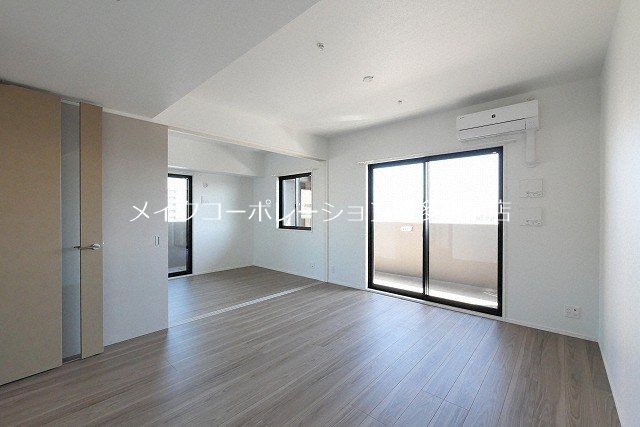 エンクレスト博多駅南GRACE リビング