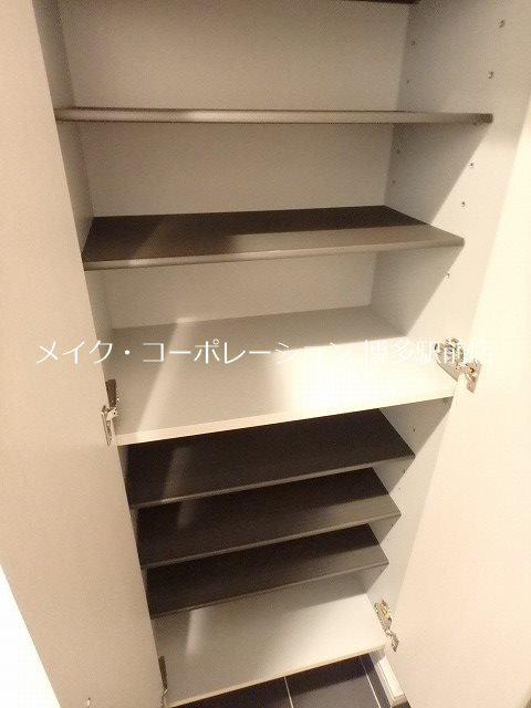 ネストピア県庁前 玄関