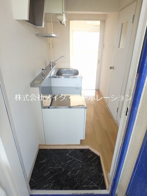 フリューゲル野芥 玄関