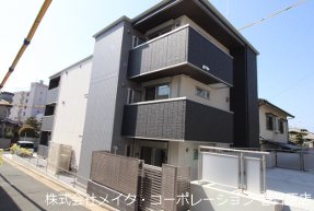 six reves 102号室 外観