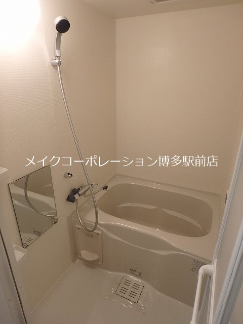 ※入居中の為別部屋写真使用現状優先※入居中の為別部屋写真使用現状優先 ラファセアリービオ博多 風呂画像