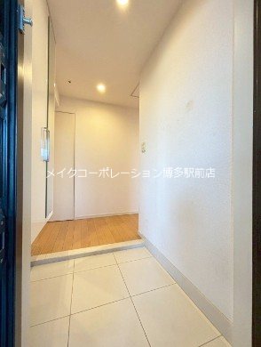 玄関 ウェルリバービュー天神 玄関