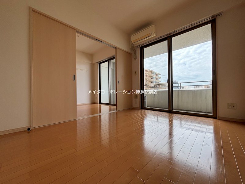 サムティ吉塚East リビング