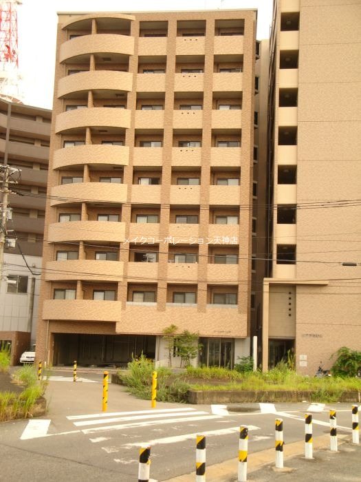 マーレタワー天神 外観