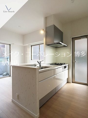 ロイヤルガーデン博多アネックス キッチン