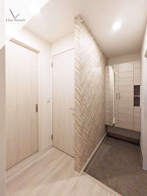 LIBERTY CITY TAKAMIYA 玄関