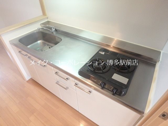 ※同物件、別部屋の写真です。 コンダクト福岡東 キッチン