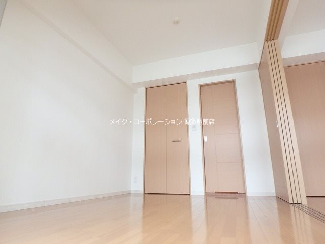 ※同物件、別部屋の写真です。 コンダクト福岡東 ベッドルーム