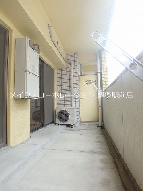 ※同物件、別部屋の写真です。 コンダクト福岡東 ベランダ