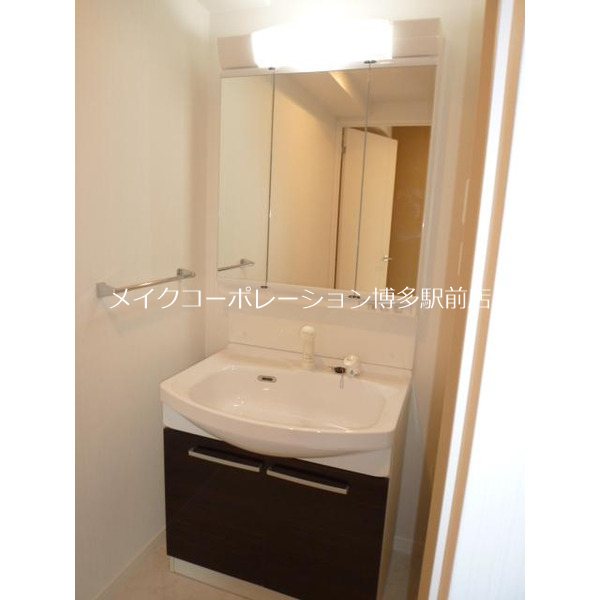 ドムール県庁前 その他1