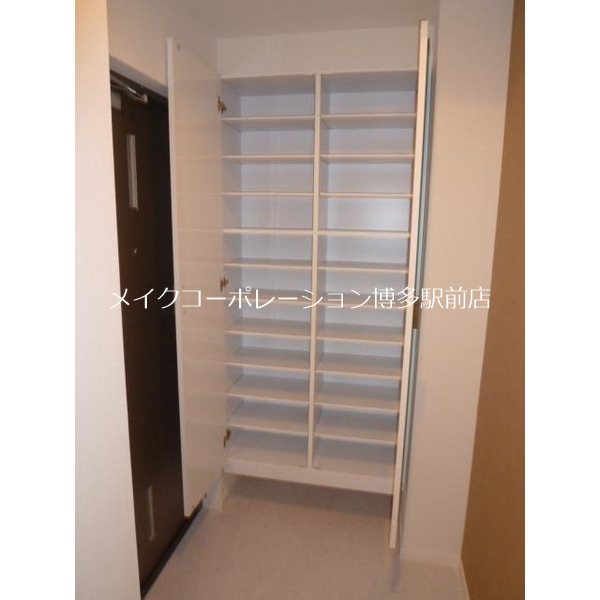 ドムール県庁前 その他2