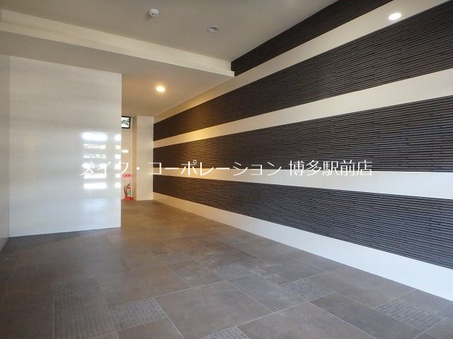 ドムール県庁前 その他5