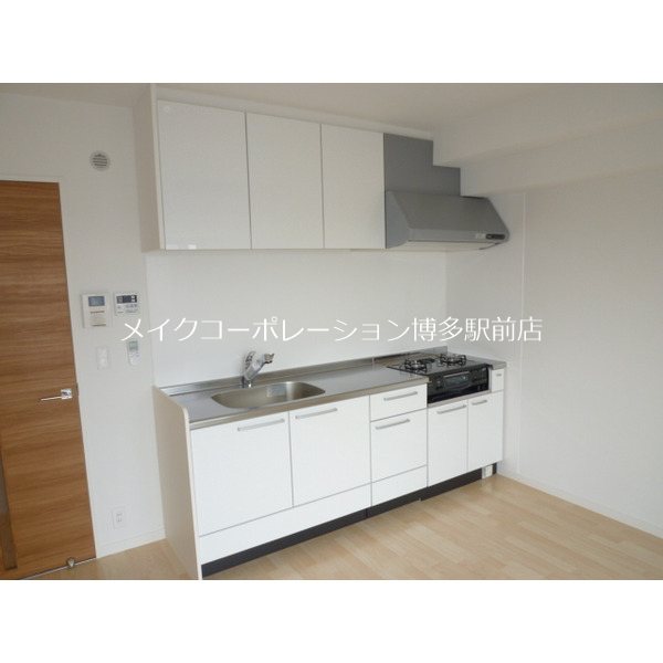 ドムール県庁前 キッチン