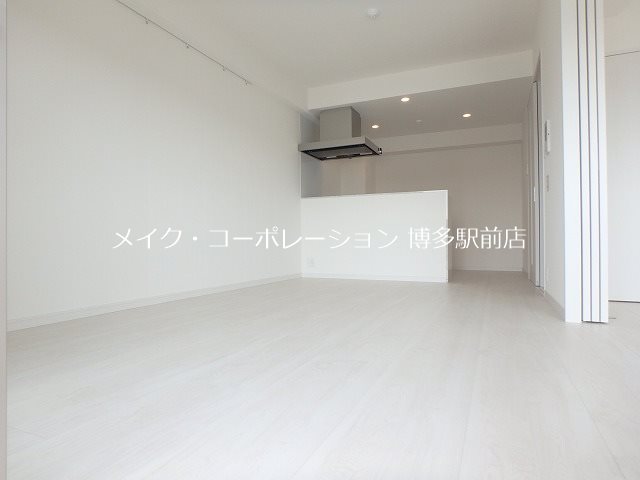 ※写真は棟内別部屋参考写真 アルファシオレヴァーク リビング