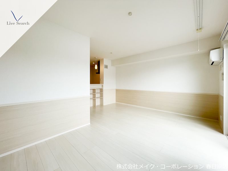 写真は同型タイプ リピエーノ タカミヤ B棟 リビング