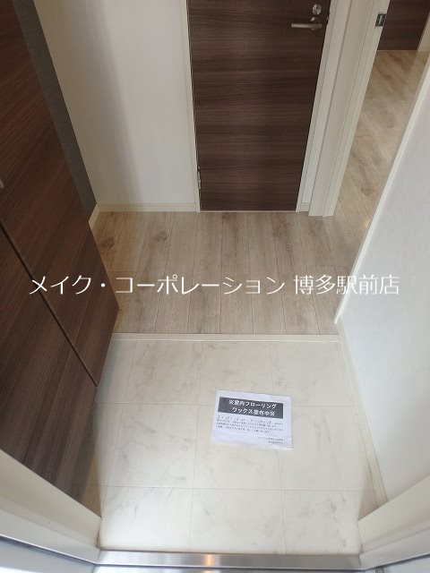 クルンテープ 玄関