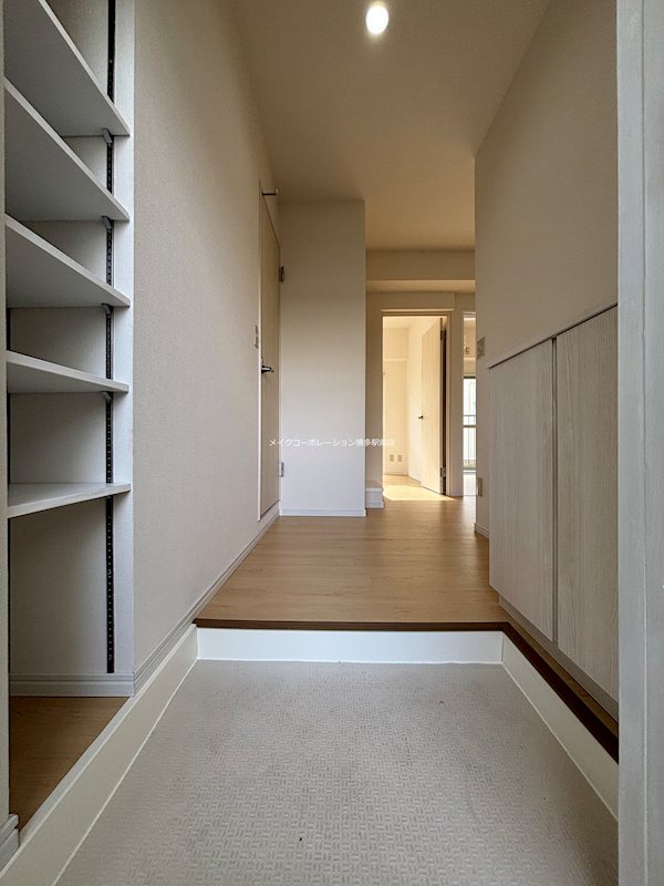 ※写真は棟内別部屋参考写真 駅南第2ケイコービル 玄関