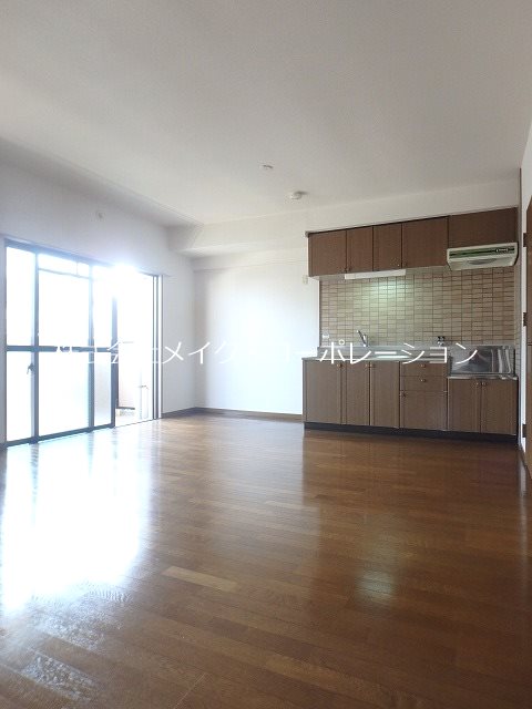 リビング グランデ姪の浜 リビング