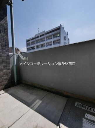 ラフィネス薬院イーストタワー ベランダ